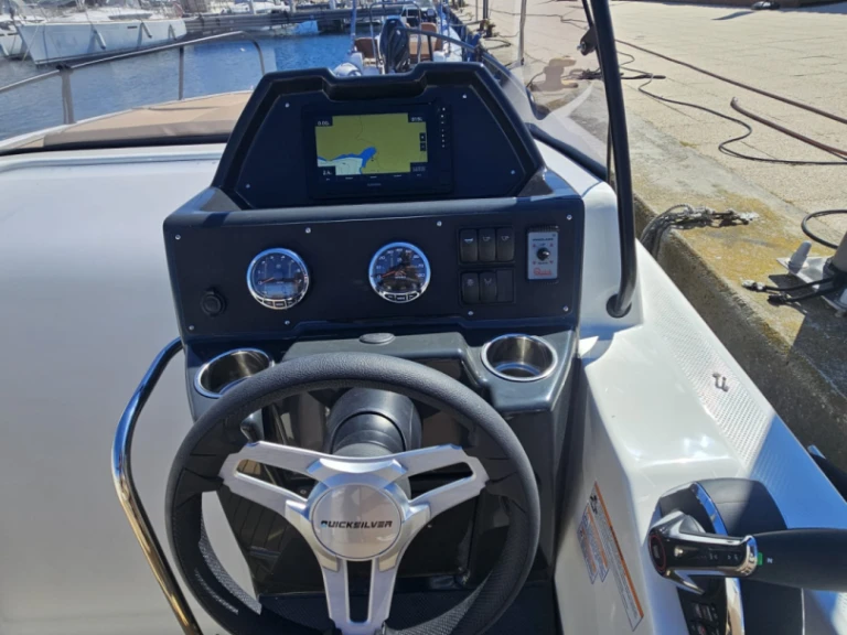 Alquiler de barcos Propriano barato de Activ 755 Sundeck