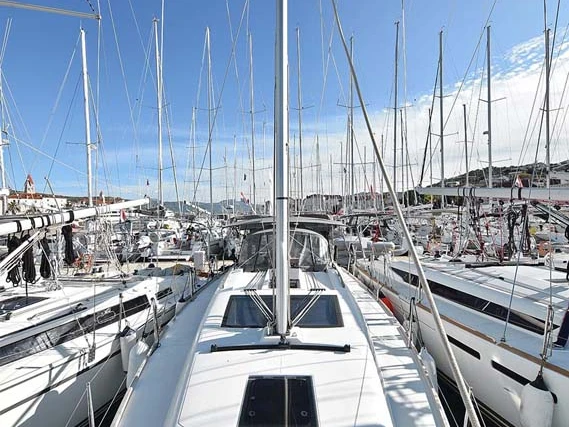 Alquiler de Dufour Dufour 382 Grand Large en Pula