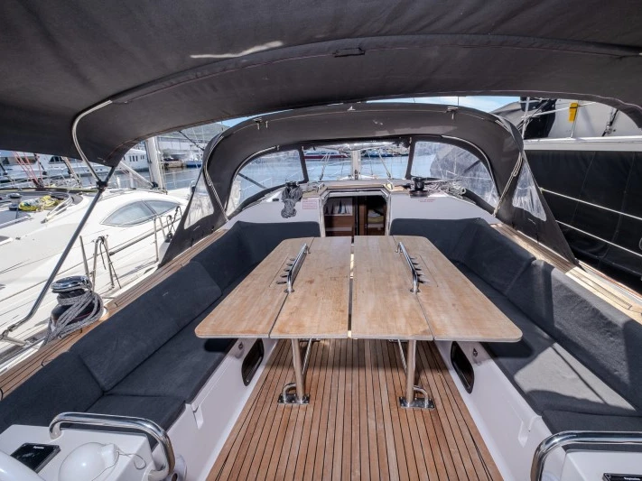 Alquiler de embarcaciones Elan Impression 50.1 enŠibenik en Samboat
