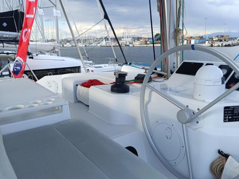 Alquiler de barcos Nidrí barato de Bali Catspace Voile
