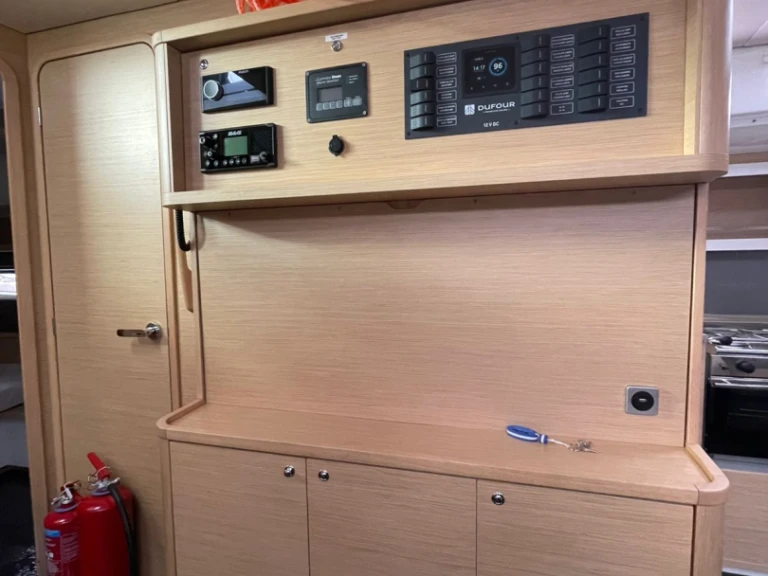 Alquiler de barcos Préveza barato de Dufour 48