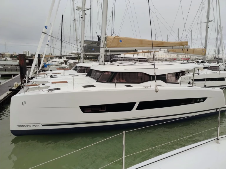 Catamarán para alquilar Préveza al mejor precio