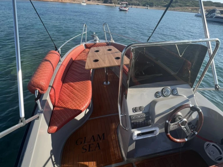 Alquiler de barcos Athens Marina barato de COBRA 495