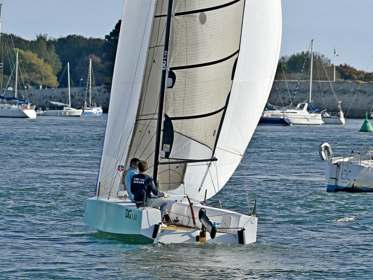 Alquiler Velero DG Boats con o sin  título de navegación