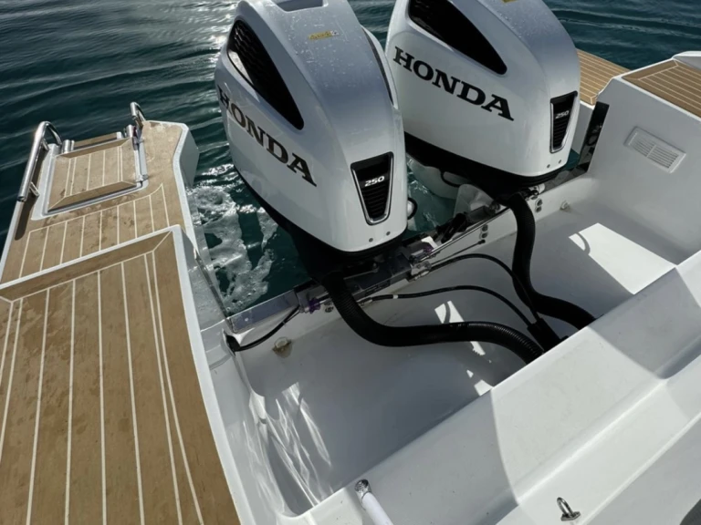 Saver Saver 330 Sport de alquiler a Marina di Portisco