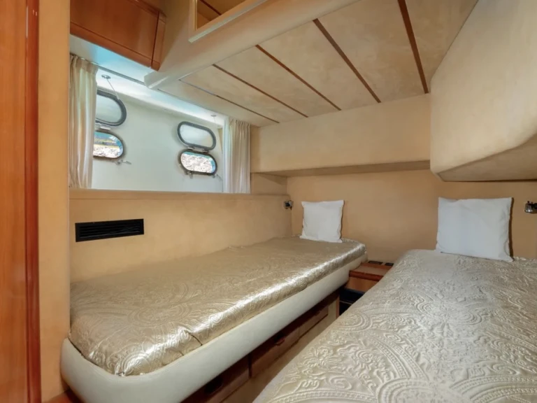 Alquiler de barcos Mykonos (Ciudad) barato de Ferretti 480