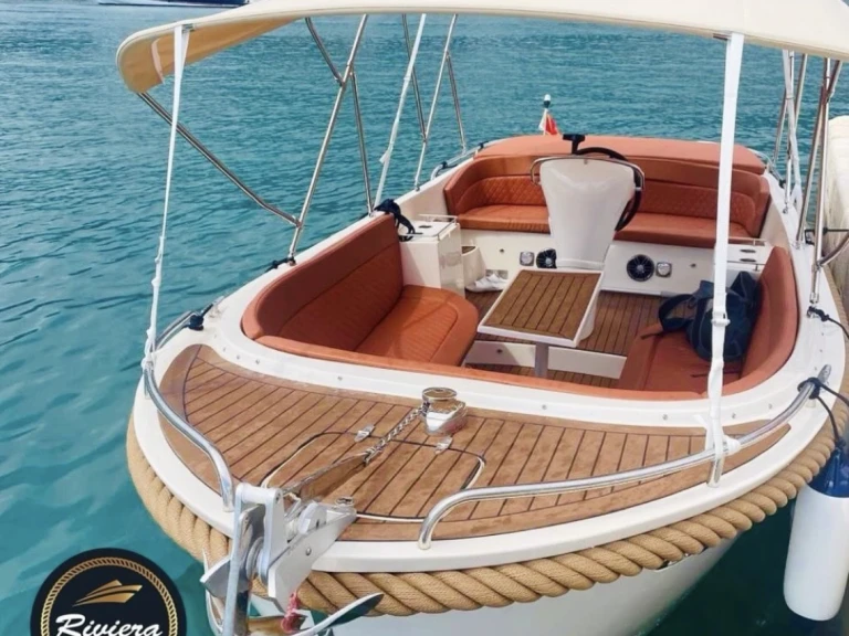 Alquiler de barcos Budva barato de Primeur 715
