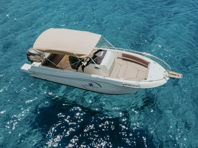 Pacific Craft sun cruiser 750 de alquiler a Marina Santa Eulàlia