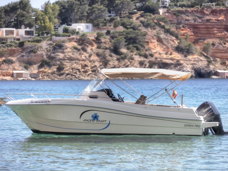 Alquiler de Pacific Craft sun cruiser 750 en Marina Santa Eulàlia
