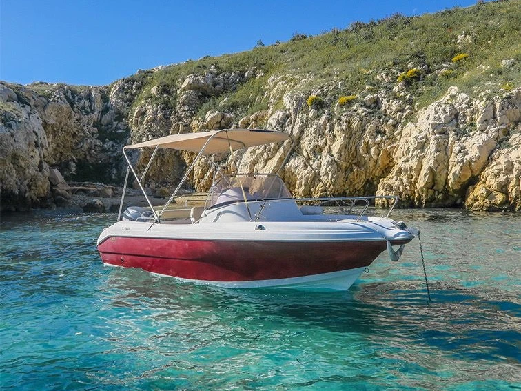 Alquiler de embarcaciones Pacific Craft Pacific Craft 570 WA Sunset enMarsella en Samboat