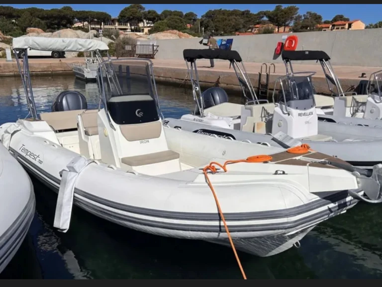Alquiler de Capelli Tempest 700 Sun en Francia