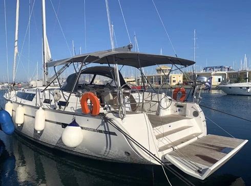 Velero para alquilar Perigiali al mejor precio