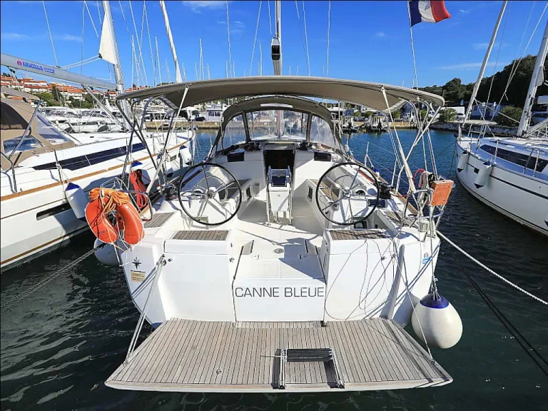Alquiler de barcos Cos barato de Sun Odyssey 449