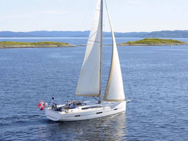 Alquiler de Velero, con o sin patrón Dufour Parham Town