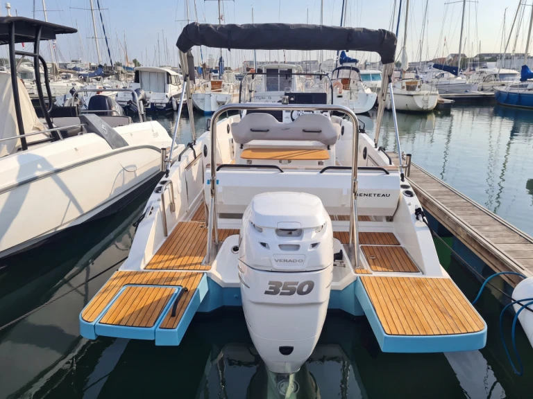 Alquiler de Bénéteau Flyer 8 SPACEdeck en Les Sables-d'Olonne