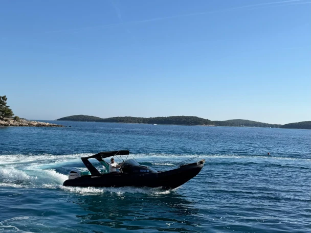 Alquiler de embarcaciones Aquamax Offshore  enHvar en Samboat