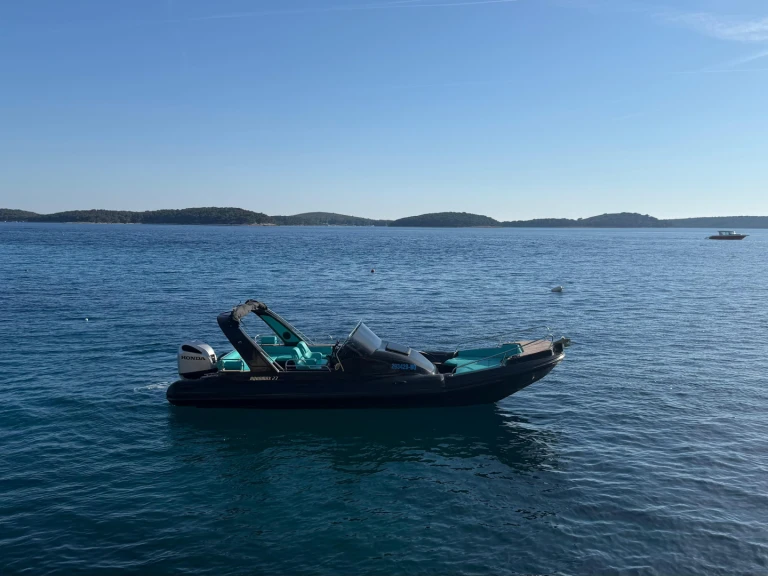 Alquiler de Neumática, con o sin patrón Aquamax Hvar