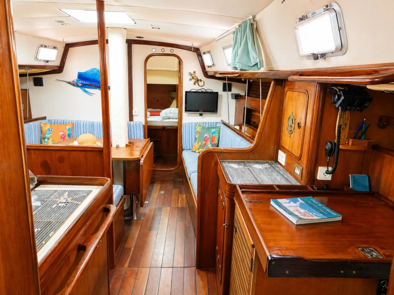 Velero para alquilar Papeete al mejor precio