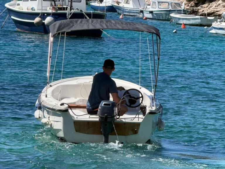 Alquiler de Adria Adria10 en Hvar