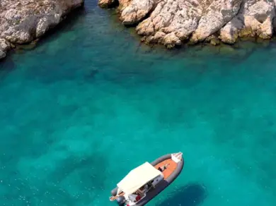 Alquiler Lancha Blu and blu italy con o sin  título de navegación