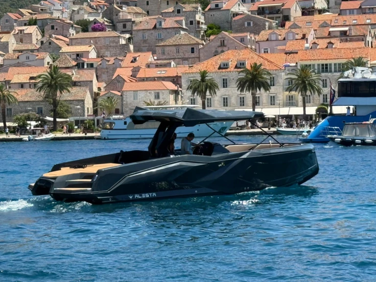 Lancha para alquilar Hvar al mejor precio