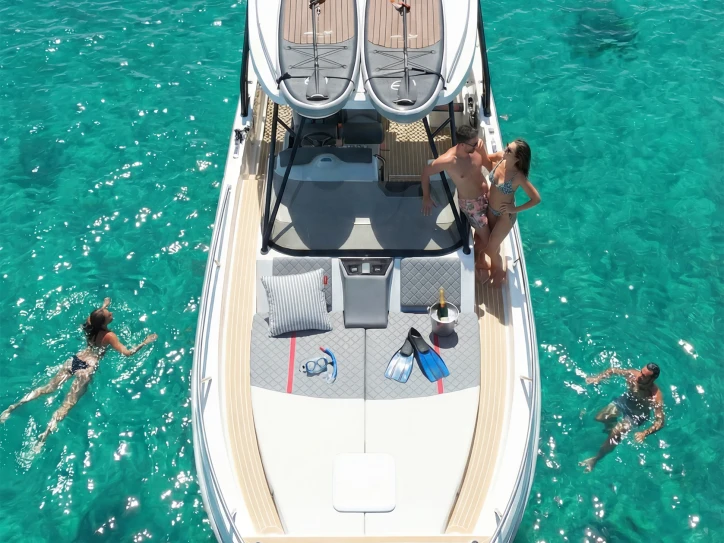 Alquiler de embarcaciones Saver Saver 330 Sport enPortisco en Samboat