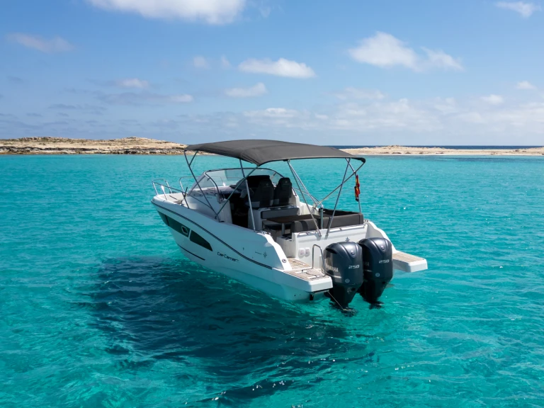 Alquiler de Jeanneau Cap Camarat 9.0 WA en Ibiza (Ciudad)