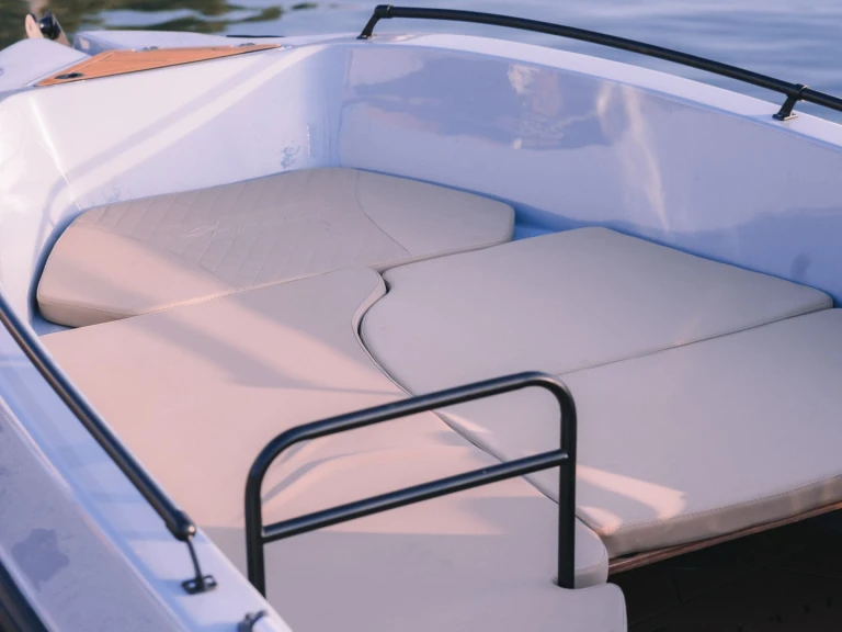 Alquiler de Nireus Optima 490 en Marina Aliki