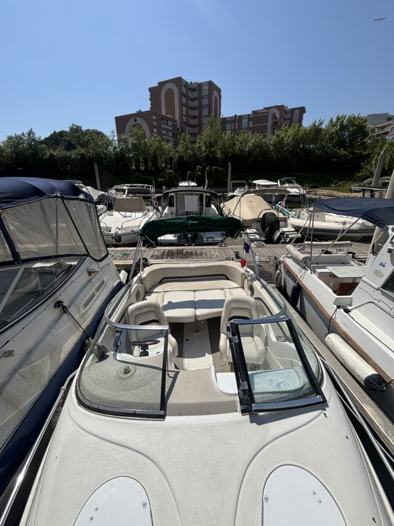 Alquiler de barcos Mandelieu-la-Napoule barato de Chris Craft 210 CC