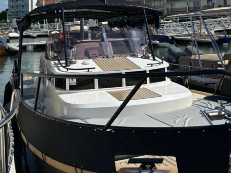 Beacher Beacher V10.2 Croisière de alquiler a Arcachon