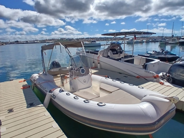 Alquiler de barcos Portimão barato de Tempest 600