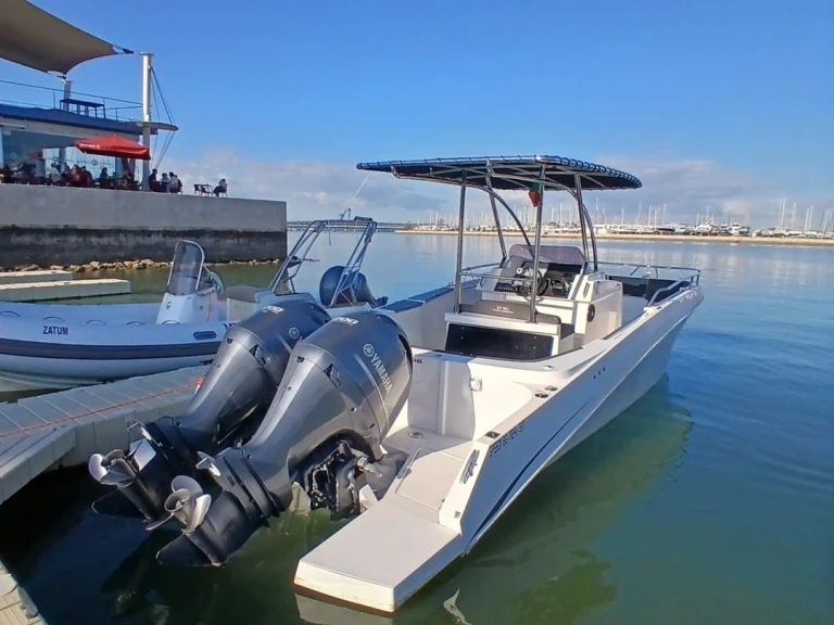 Pacific Craft Pacific Craft 27 RX de alquiler a Portimão