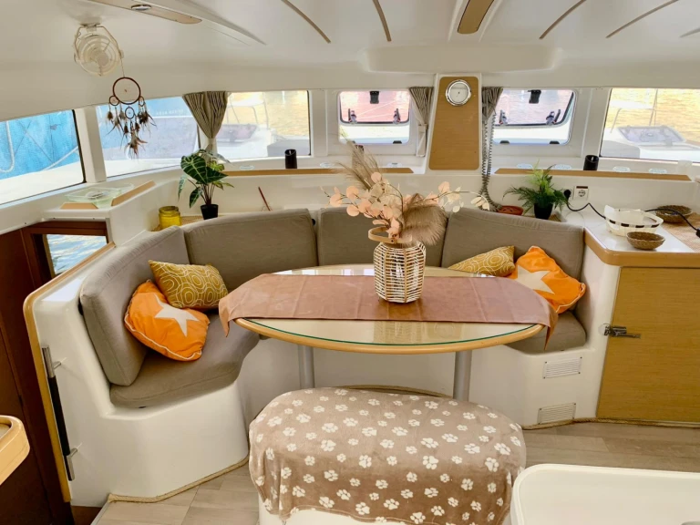 Alquiler Empuriabrava - Lagoon Lagoon 380 S2 en SamBoat