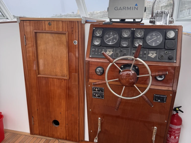 Alquiler Lancha Cris-Craft con o sin  título de navegación
