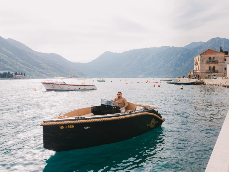 Alquiler Perast - Poseidon Black Pearl  en SamBoat
