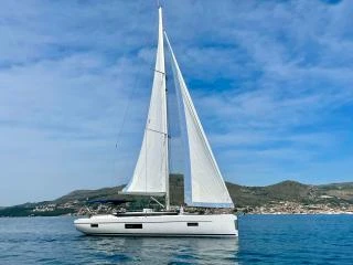 Velero para alquilar Kaštela al mejor precio