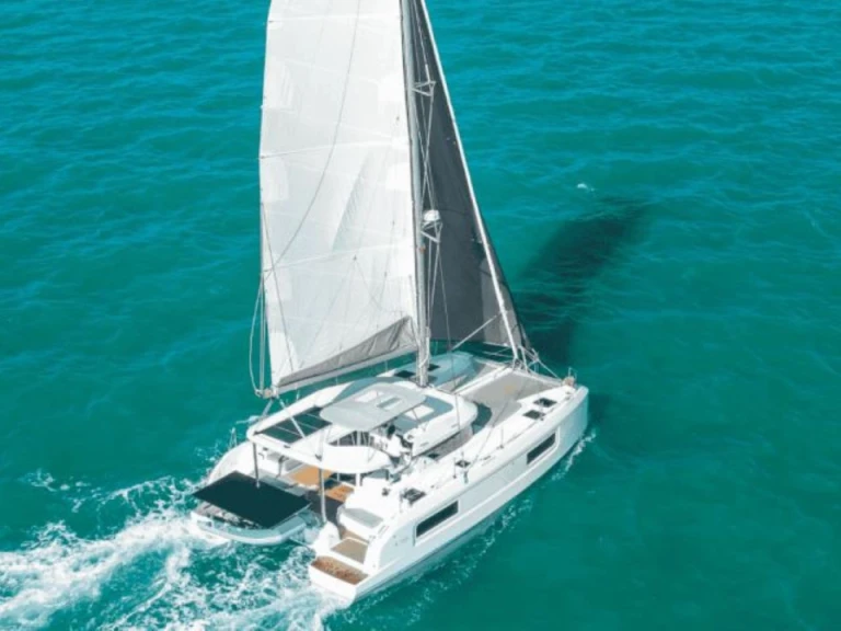Alquiler de barcos Olbia barato de Lagoon 38