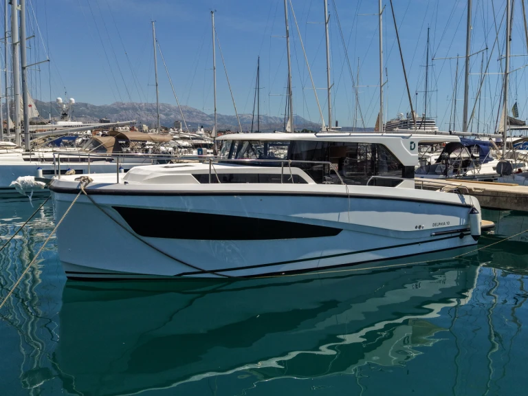 Alquiler Split - Delphia Delphia 10 Sedan en SamBoat