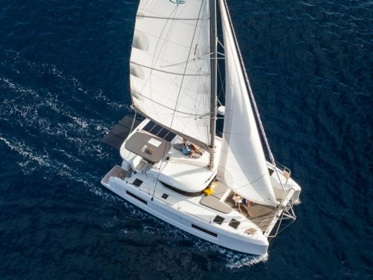 Alquiler de Lagoon Lagoon 38 en Olbia