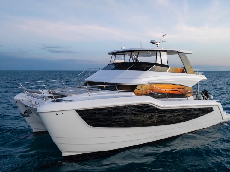 Alquiler de Aquila Aquila 50 Yacht en Lignano Sabbiadoro
