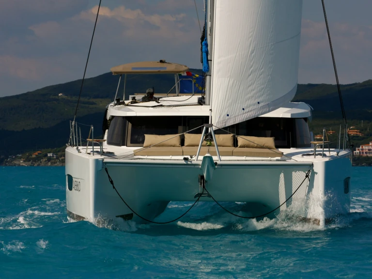 Alquiler Catamarán Fountaine Pajot con o sin  título de navegación