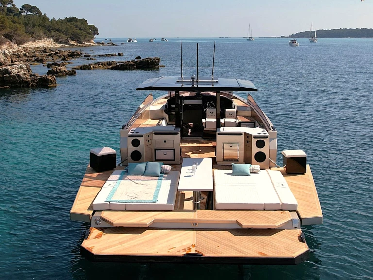 Alium Yachts 42 T-TOP de alquiler a Cannes