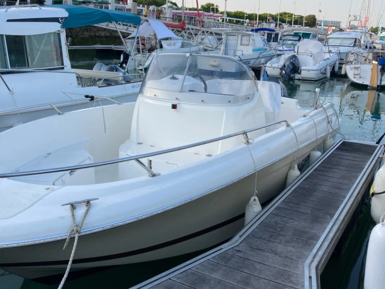 Alquiler de embarcaciones Jeanneau Cap Camarat 635 Open enRoyan en Samboat