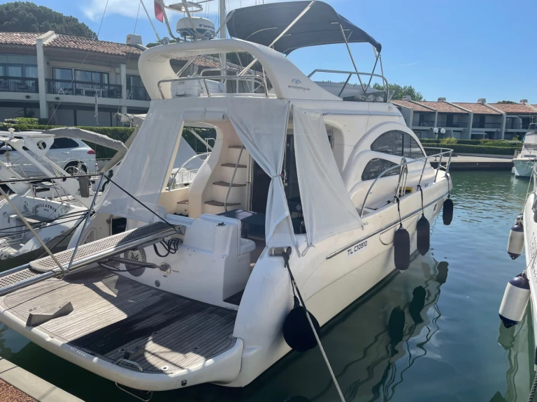 Alquiler de embarcaciones Intermare 42 Fly enPort de Saint Tropez en Samboat