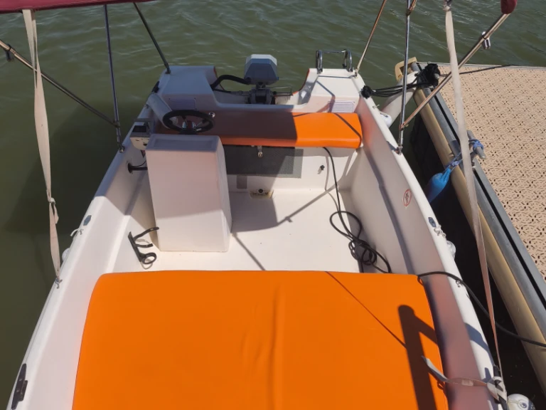 Alquiler de Naval plastica Livia 450 en Istres