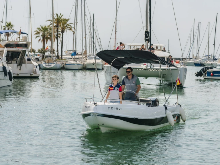 Alquiler de barcos Benalmádena barato de VORAZ 450 PLUS OPEN