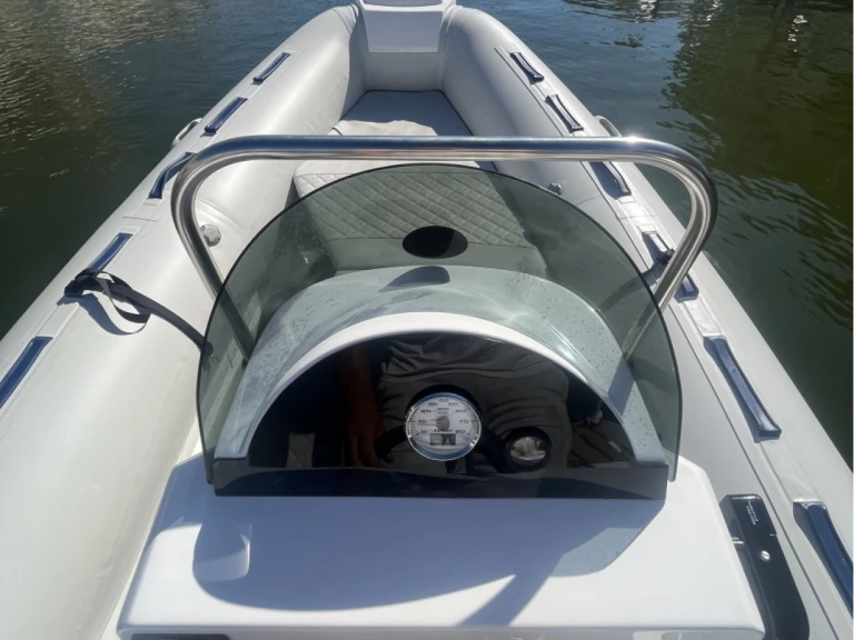Tiger 480 sportline de alquiler a Santa Margarida