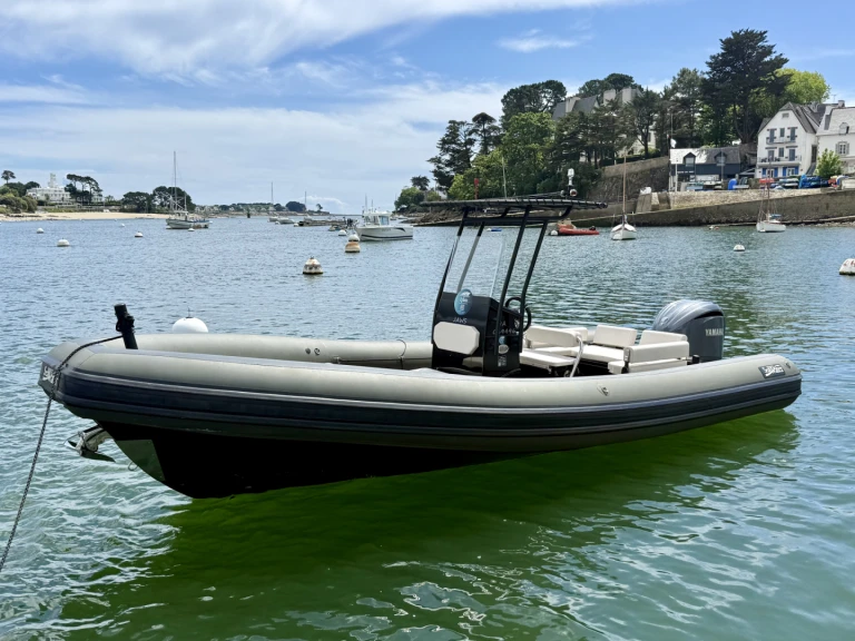 Alquiler de barcos Combrit barato de Sea Water Phantom 230
