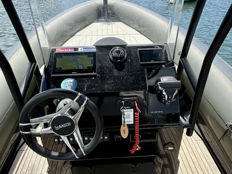 Alquiler Neumática en Combrit - Sea Water Sea Water Phantom 230