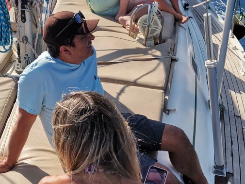 Velero para alquilar Oía al mejor precio